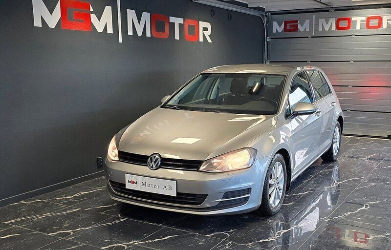 Silver Begagnad 2013 VW Golf VII Halvkombi | 99 000 kr (Marknadspris) - Bild 1/4