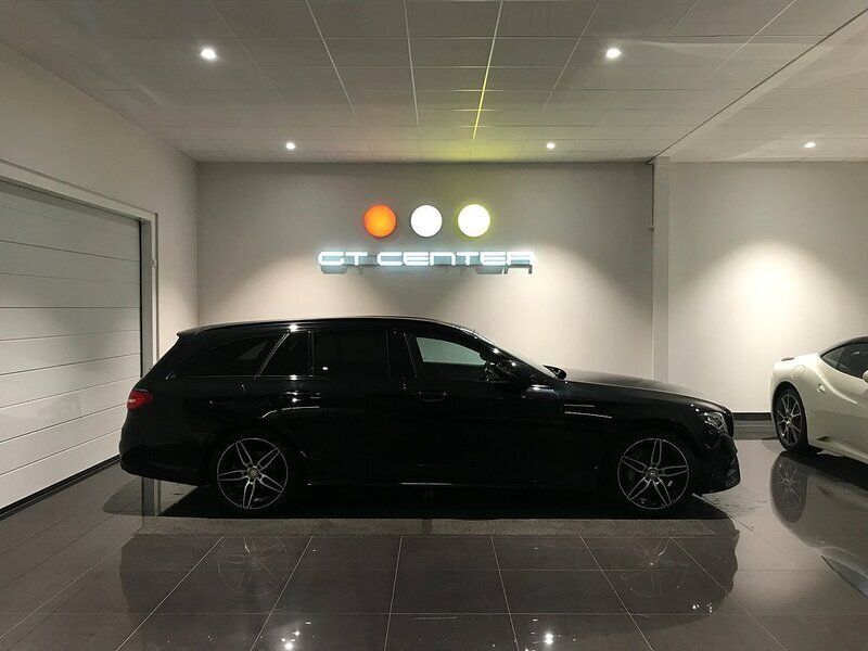 Svart Begagnad 2016 Mercedes E220 AMG line Kombi | 239 900 kr (Marknadspris) - Bild 1/4