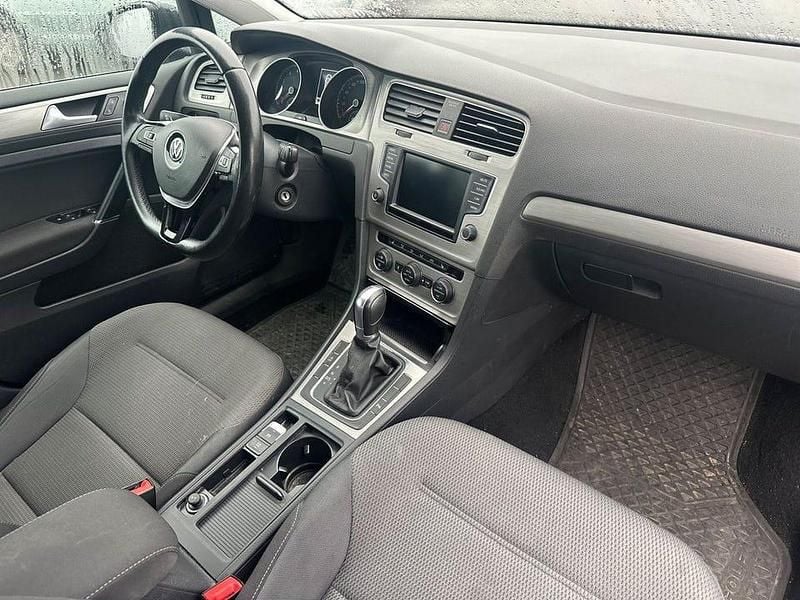 Begagnad VW Golf VII 110 HK (80 kW) 2017 Grå Kombi