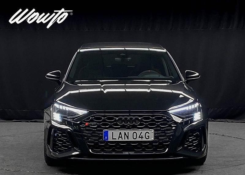 Begagnad Audi RS3 Sportback Design 400 HK (294 kW) 2024 Svart Halvkombi