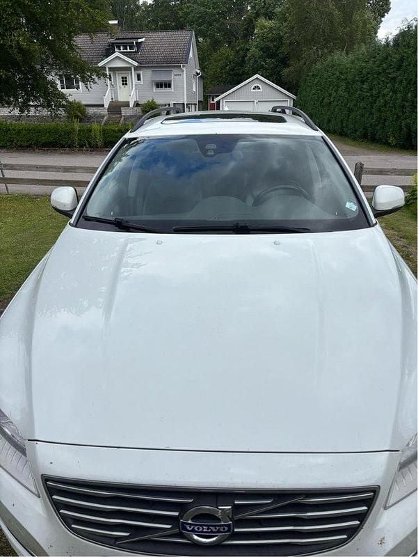 Vit Begagnad 2014 Volvo V70 Momentum Kombi | 82 000 kr (Bra pris) - Bild 1/4