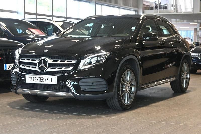 Svart Begagnad 2017 Mercedes GLA250 AMG SUV | 269 000 kr (Marknadspris) - Bild 1/4