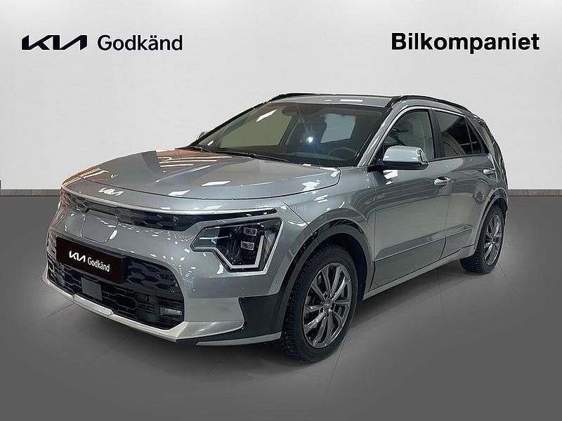 Grå Begagnad 2022 Kia e-Niro Advance SUV | 354 900 kr (Dyr) - Bild 1/4