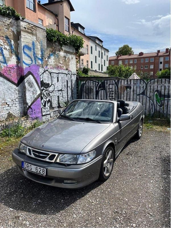 Grå Begagnad 2002 Saab 9-3 Cabriolet Aero Cab | 59 000 kr (Bra pris) - Bild 1/4