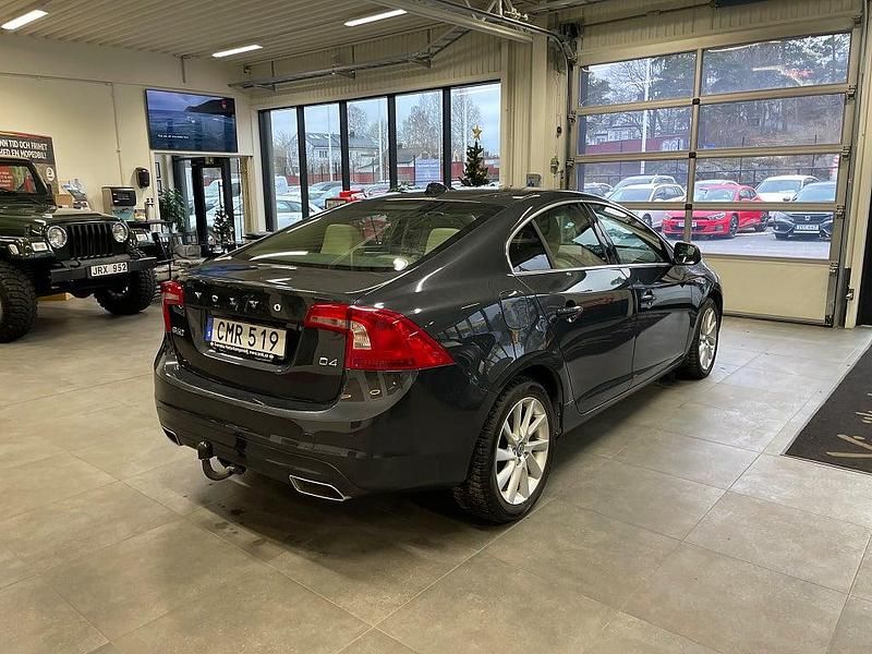Begagnad Volvo S60 Momentum 181 HK (133 kW) 2014 Grå Sedan