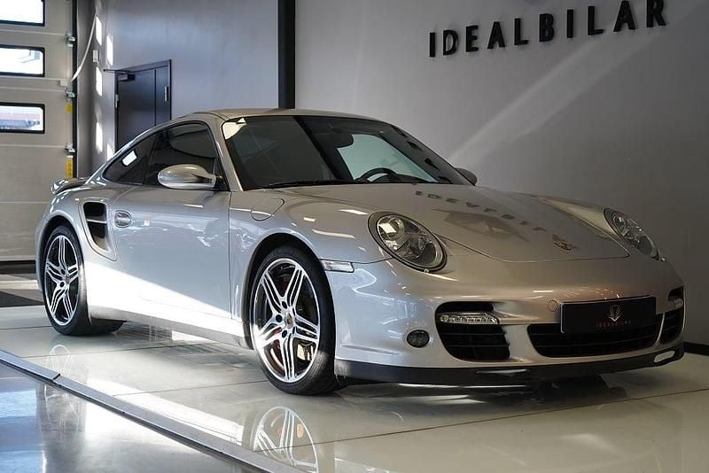 Begagnad Porsche 911 Turbo 480 HK (353 kW) 2007 Silver Sportkupé
