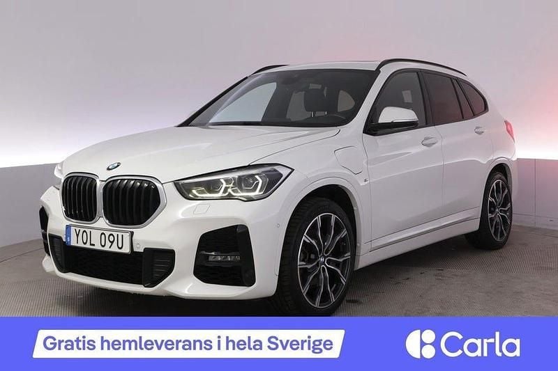 Vit Begagnad 2021 BMW X1 M Sport SUV | 289 990 kr (Marknadspris) - Bild 1/2