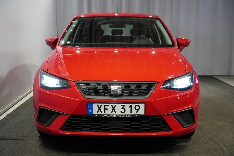 Begagnad Seat Ibiza Style 112 HK (82 kW) 2023 Röd Halvkombi