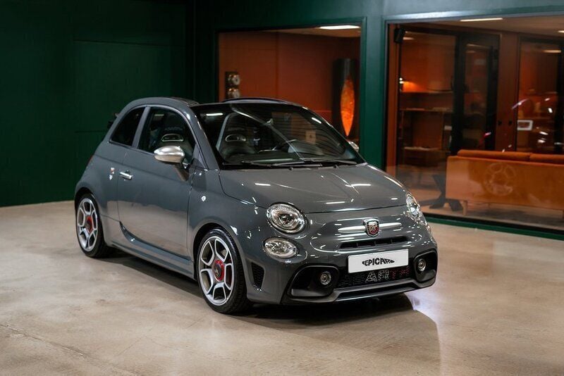 Grå Begagnad 2017 Abarth 595 Turismo Halvkombi | 189 900 kr - Bild 1/4