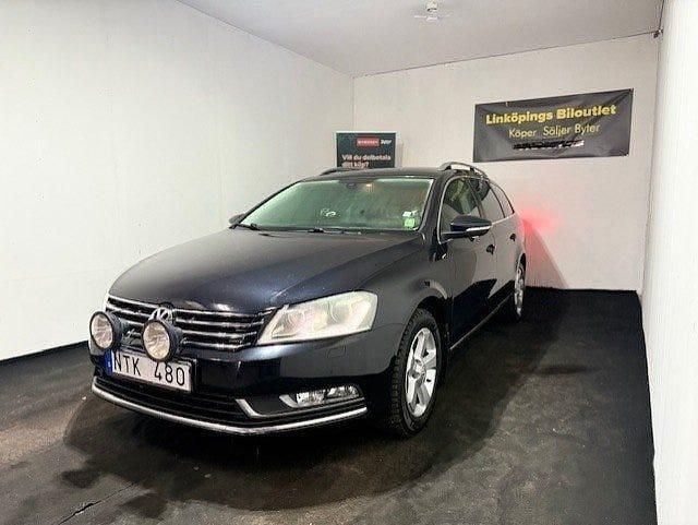 Svart Begagnad 2011 VW Passat Kombi | 54 900 kr (Bra pris) - Bild 1/4