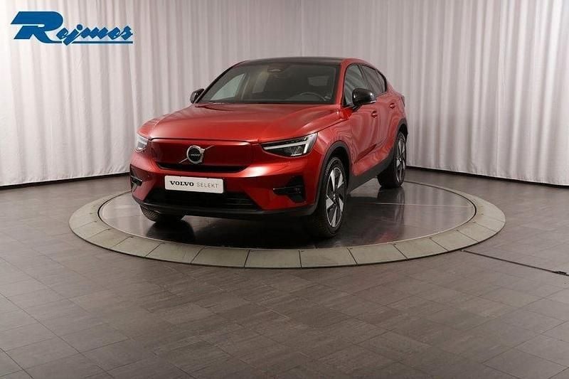 Röd Begagnad 2023 Volvo EC40 Plus SUV | 394 900 kr (Marknadspris) - Bild 1/4