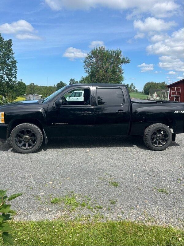 Svart Begagnad 2012 Chevrolet Silverado Sedan | 170 000 kr (Dyr) - Bild 1/4