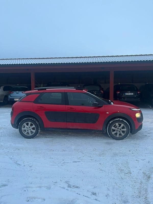 Begagnad Citroën C4 Cactus PureTech 82 HK (60 kW) 2015 Halvkombi