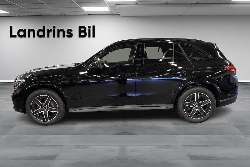 Ny Mercedes GLC450 Advanced 2026 Svart Halvkombi