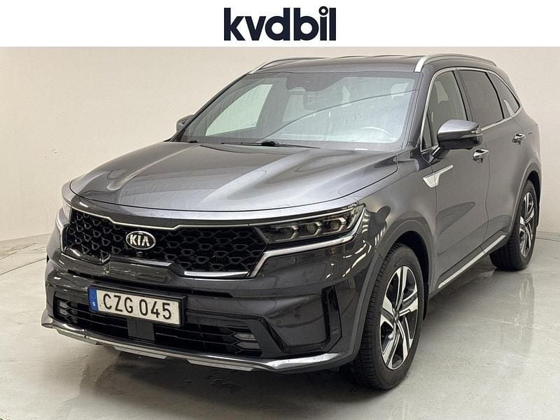 Grå (grå metallic) Begagnad 2021 Kia Sorento 2 SUV | 384 800 kr (Bra pris) - Bild 1/3