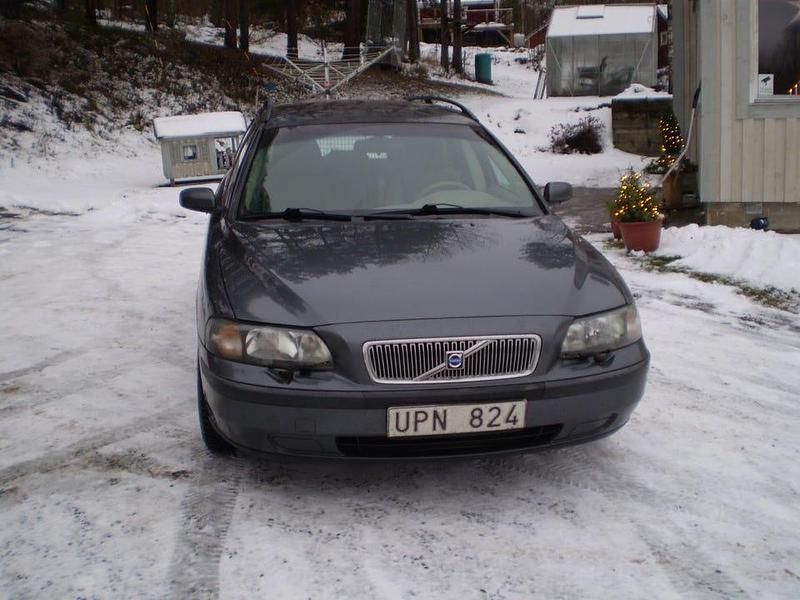 Begagnad 2004 Volvo V70 Kombi | 18 000 kr (Bra pris) - Bild 1/4
