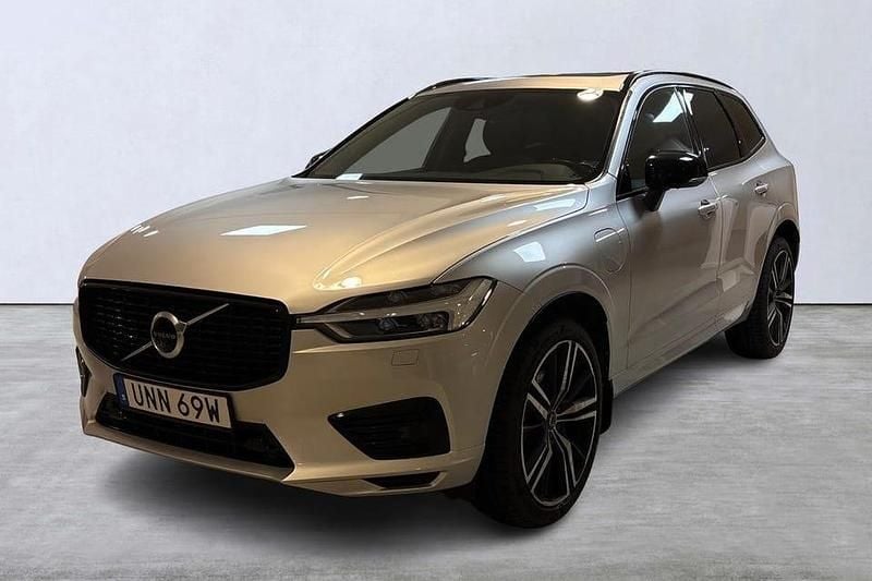 Silver Begagnad 2021 Volvo XC60 R-Design SUV | 439 900 kr (Marknadspris) - Bild 1/4