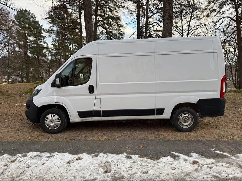Begagnad Peugeot Boxer 140 HK (102 kW) 2022 Vit Van
