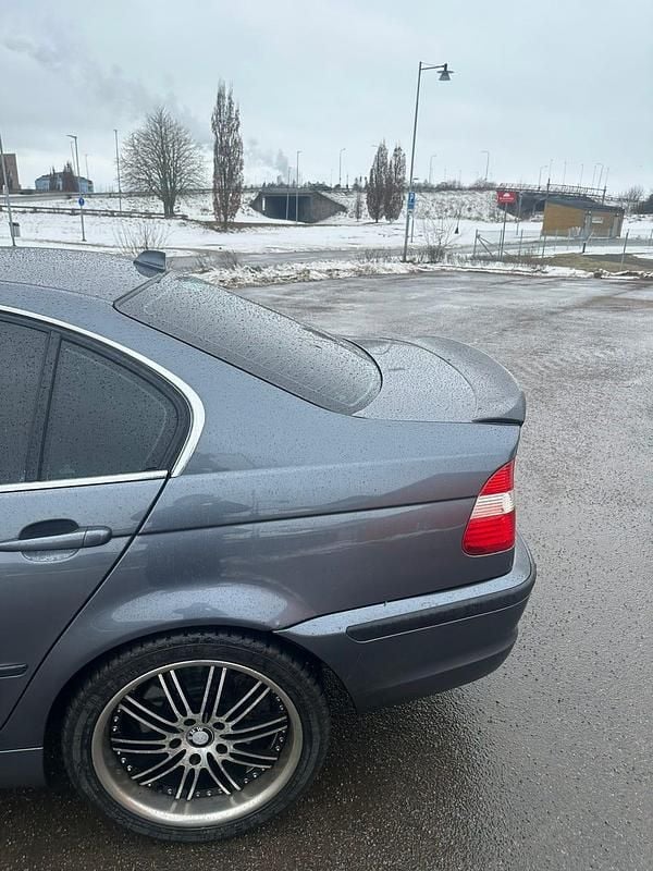 Begagnad BMW 330 231 HK (169 kW) 2002 Sedan