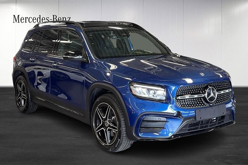 Ny Mercedes GLB200 AMG 163 HK (119 kW) 2025 Blå SUV