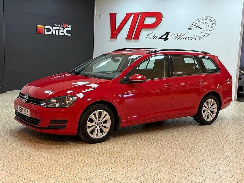 Röd Begagnad 2016 VW Golf VII Kombi | 118 800 kr (Marknadspris) - Bild 1/4