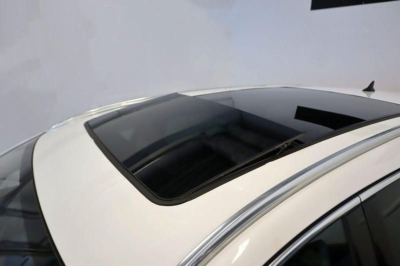 Begagnad Opel Insignia Cosmo 195 HK (143 kW) 2013 Vit Kombi