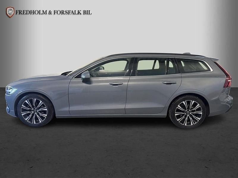 Begagnad Volvo V60 197 HK (144 kW) 2023 Grå Kombi
