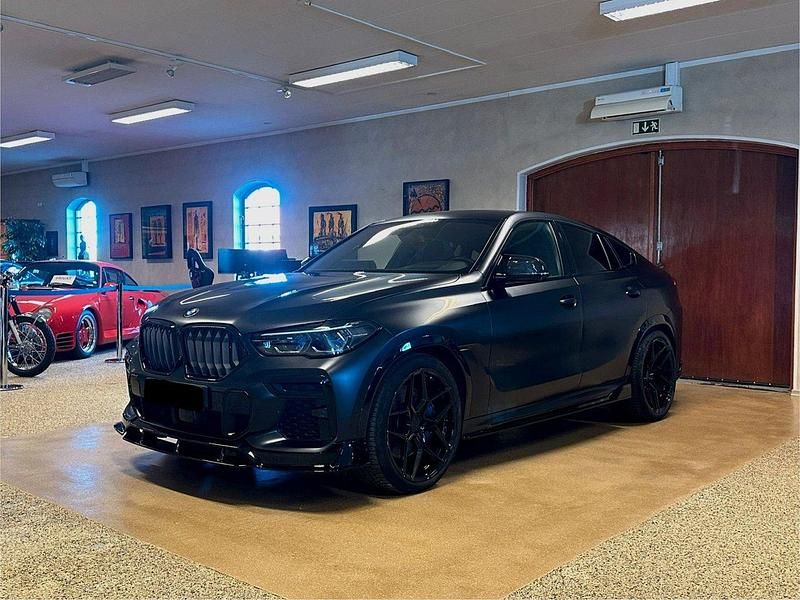 Svart Begagnad 2022 BMW X6 M Sport SUV | 889 000 kr (Dyr) - Bild 1/4