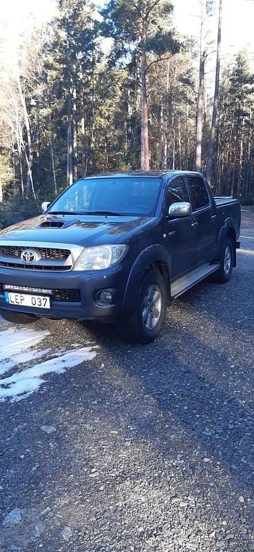 Begagnad 2011 Toyota HiLux Pickup | 155 000 kr (Marknadspris) - Bild 1/3
