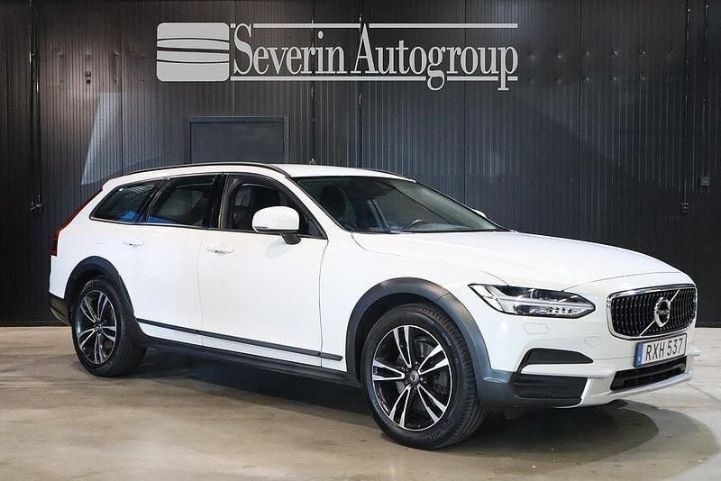 Vit Begagnad 2017 Volvo V90 CC Kombi | 179 000 kr (Lite dyr) - Bild 1/4