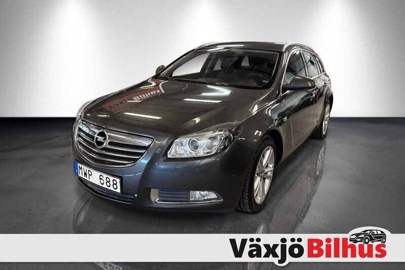 Grå Begagnad 2012 Opel Insignia Kombi | 79 900 kr (Marknadspris) - Bild 1/4