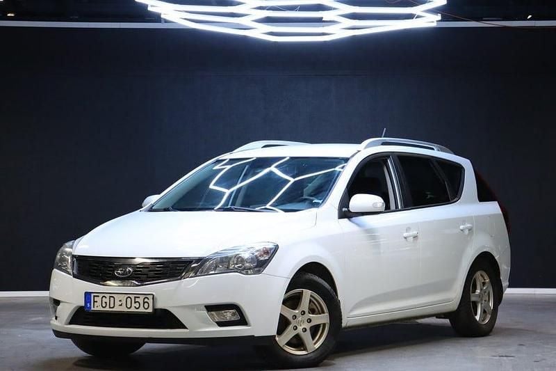 Vit Begagnad 2010 Kia Ceed Sportswagon Kombi | 54 900 kr (Bra pris) - Bild 1/4