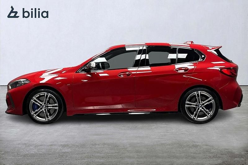 Begagnad BMW M135 306 HK (225 kW) 2019 Röd Halvkombi