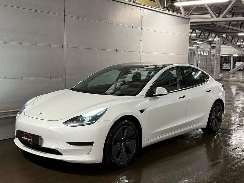 Begagnad Tesla Model 3 Standard Range 235 kW (320 HK) 2022 Vit Sedan