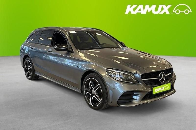 Grå Begagnad 2021 Mercedes C300 AMG | 264 700 kr (Marknadspris) - Bild 1/3