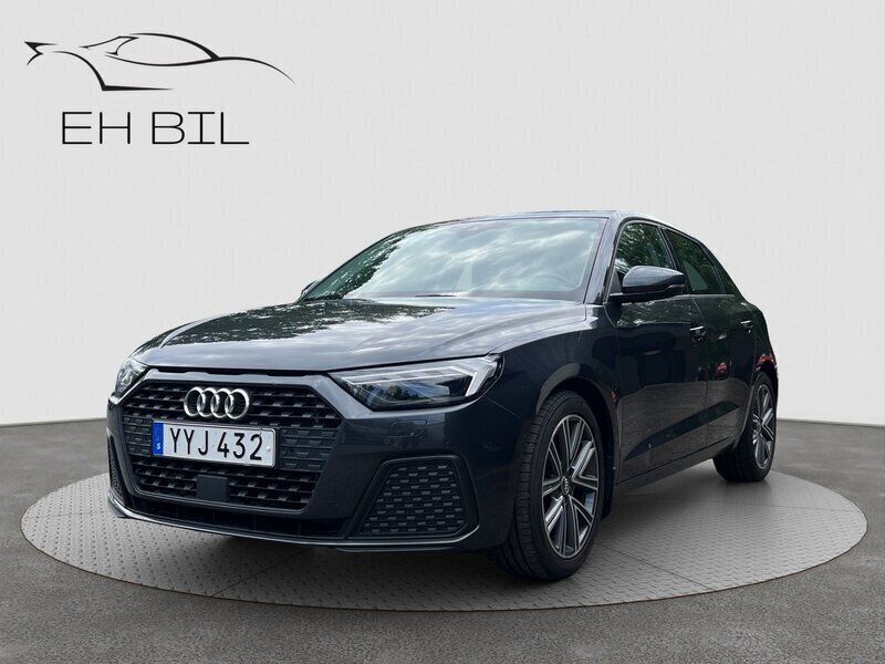 Grå Begagnad 2019 Audi A1 Sportback Proline Halvkombi | 194 900 kr (Marknadspris) - Bild 1/4