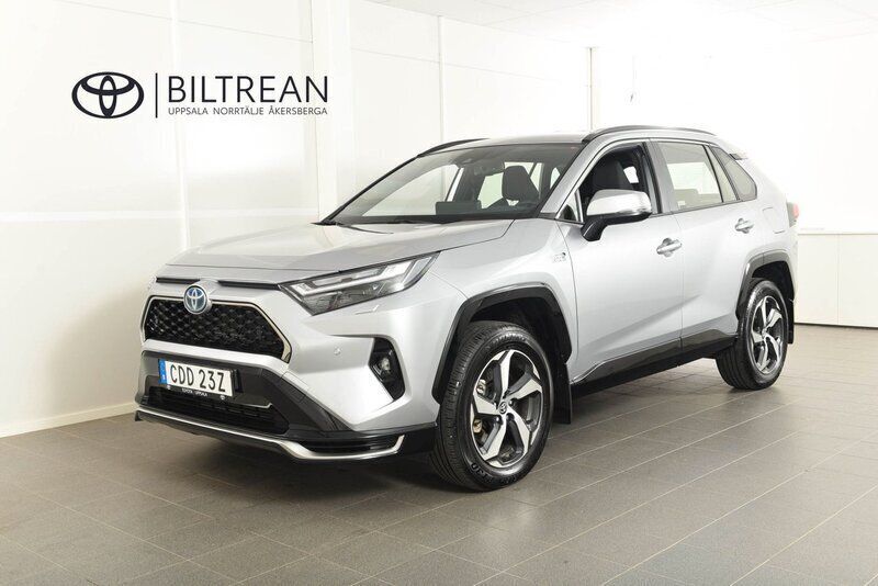 Silver metallic (1d6) Begagnad 2023 Toyota RAV4 Hybrid Active SUV | 528 900 kr (Dyr) - Bild 1/3