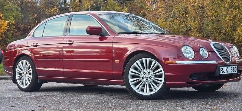 Röd Begagnad 2000 Jaguar S-Type S Sedan | 98 900 kr - Bild 1/4