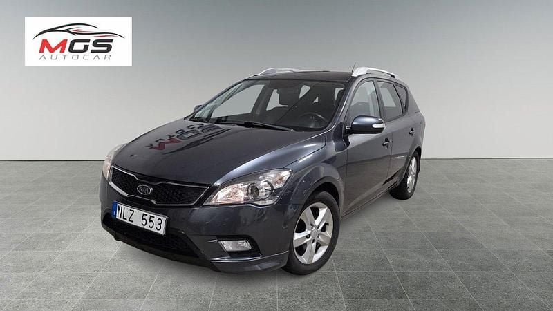 Grå Begagnad 2012 Kia Ceed Sportswagon Kombi | 59 900 kr (Marknadspris) - Bild 1/4