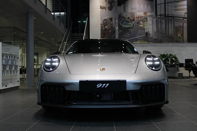 Begagnad Porsche 911 2026 Silver