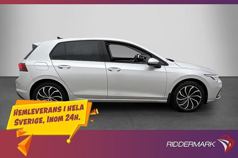 Begagnad VW Golf VIII 150 HK (110 kW) 2020 Silver Halvkombi
