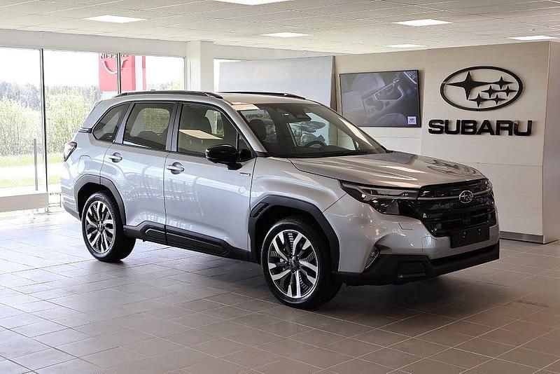Grå Ny 2025 Subaru Forester SUV | 454 900 kr - Bild 1/4