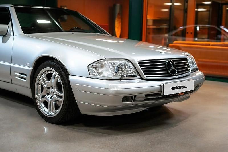 Begagnad Mercedes SL320 231 HK (169 kW) 1998 Ljusgrå Cab