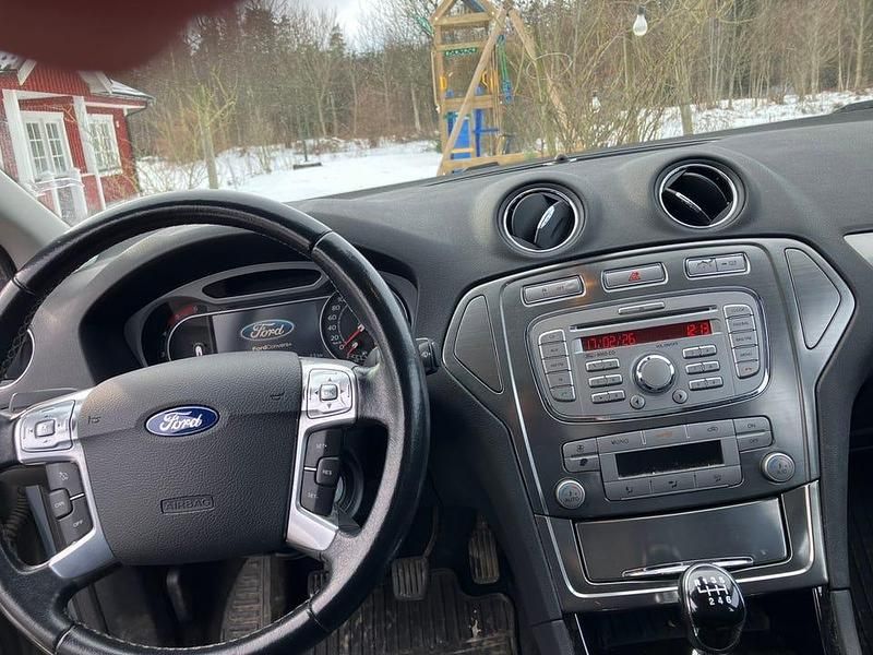 Begagnad Ford Mondeo 140 HK (102 kW) 2008 Gråmetallic Kombi