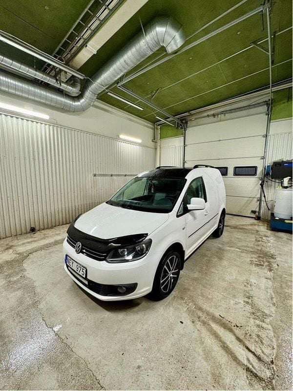 Vit Begagnad 2013 VW Caddy Edition Minibuss | 67 000 kr (Marknadspris) - Bild 1/4