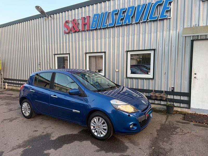 Begagnad Renault Clio R.S. 75 HK (55 kW) 2010 Blå Halvkombi