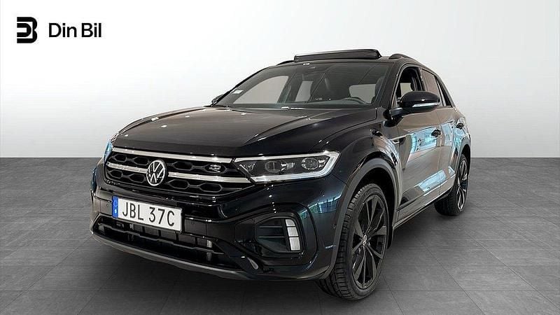 Svart (deep black pearl) Ny 2025 VW T-Roc R-line SUV | 399 900 kr (Marknadspris) - Bild 1/4
