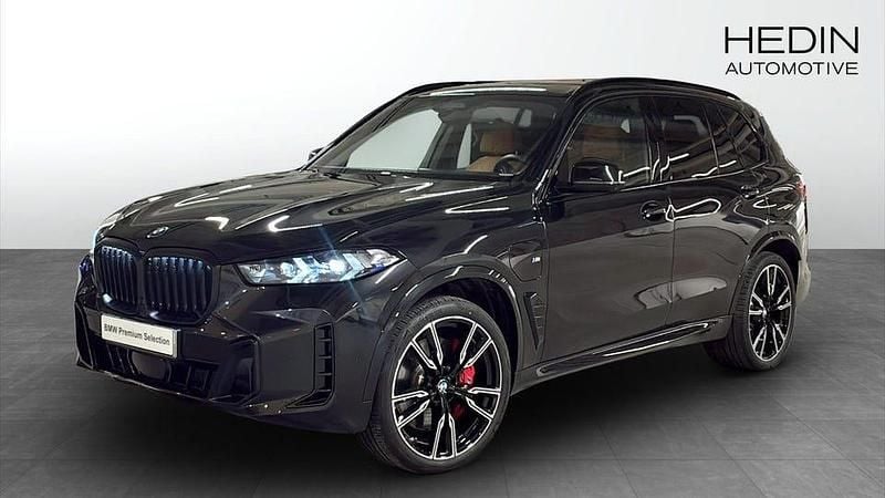 Svart Begagnad 2025 BMW X5 M Sport SUV | 1 058 700 kr - Bild 1/4