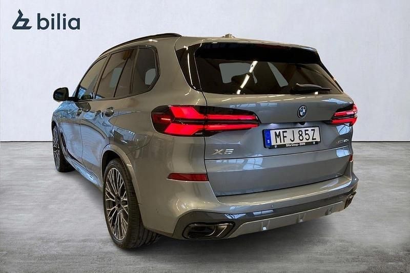 Begagnad BMW X5 M Sport 490 HK (360 kW) 2025 Grå SUV