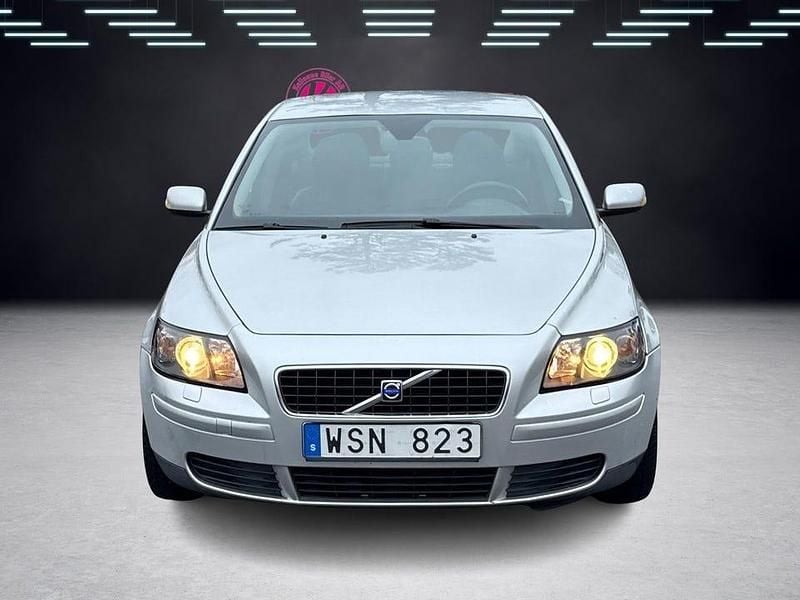 Begagnad Volvo S40 140 HK (102 kW) 2005 Ljusgrå Sedan